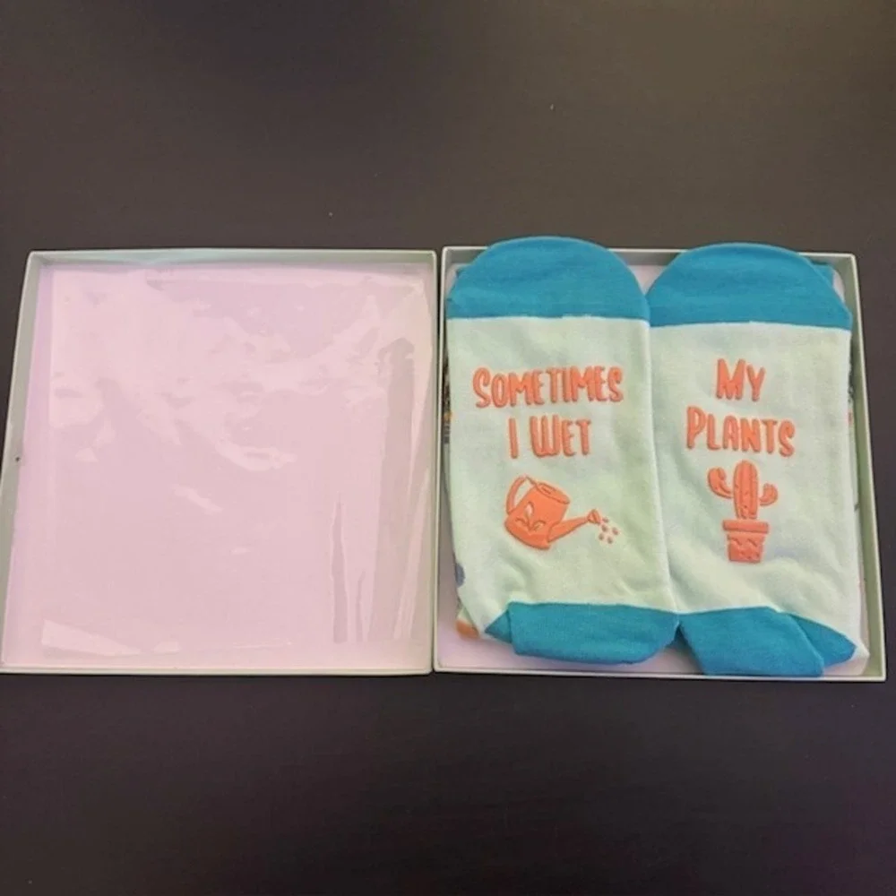 SockFun Novelty Crew Socks Unisex One Size Mint Green Sometimes I Wet‎ My Plants